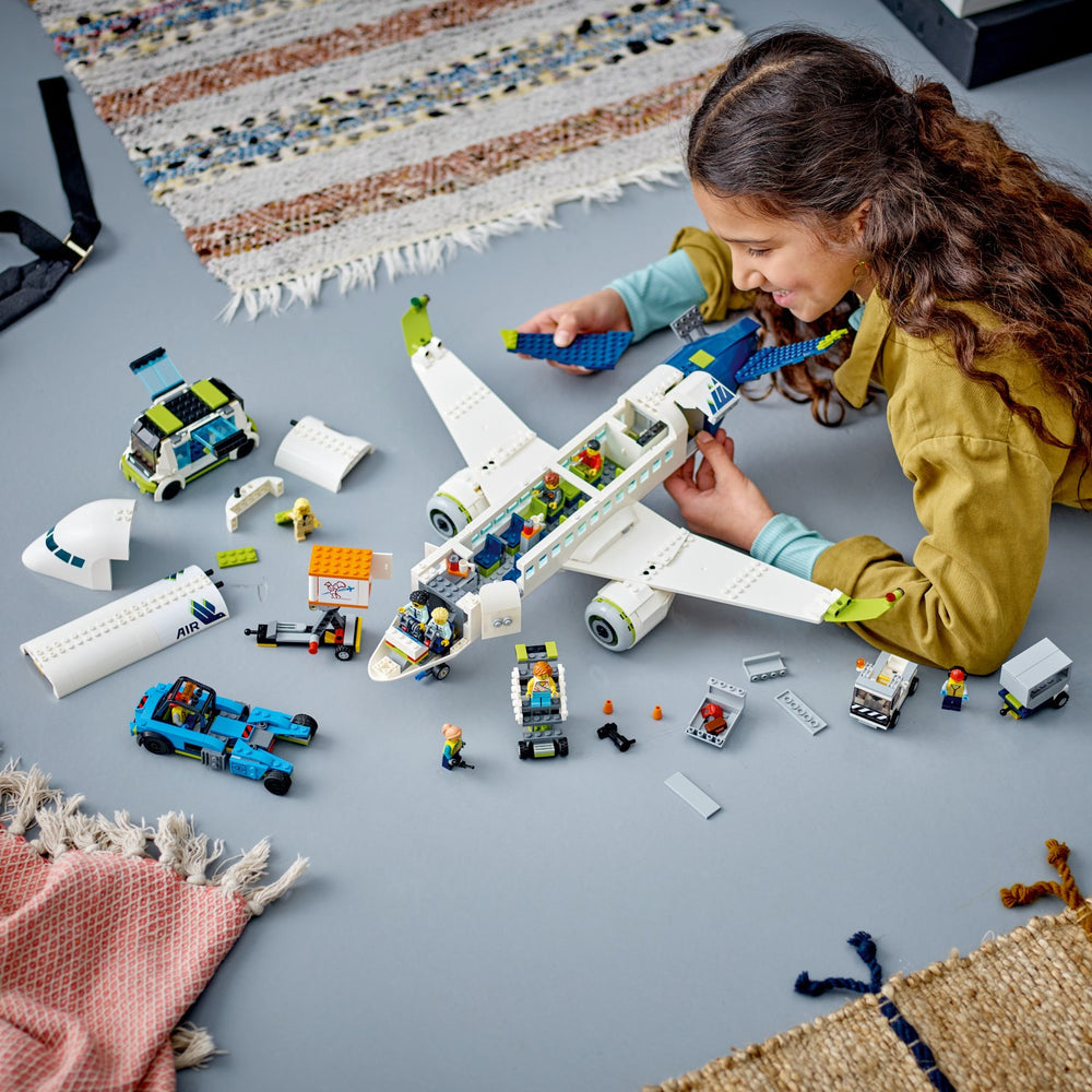 Køb LEGO® City Passagerfly