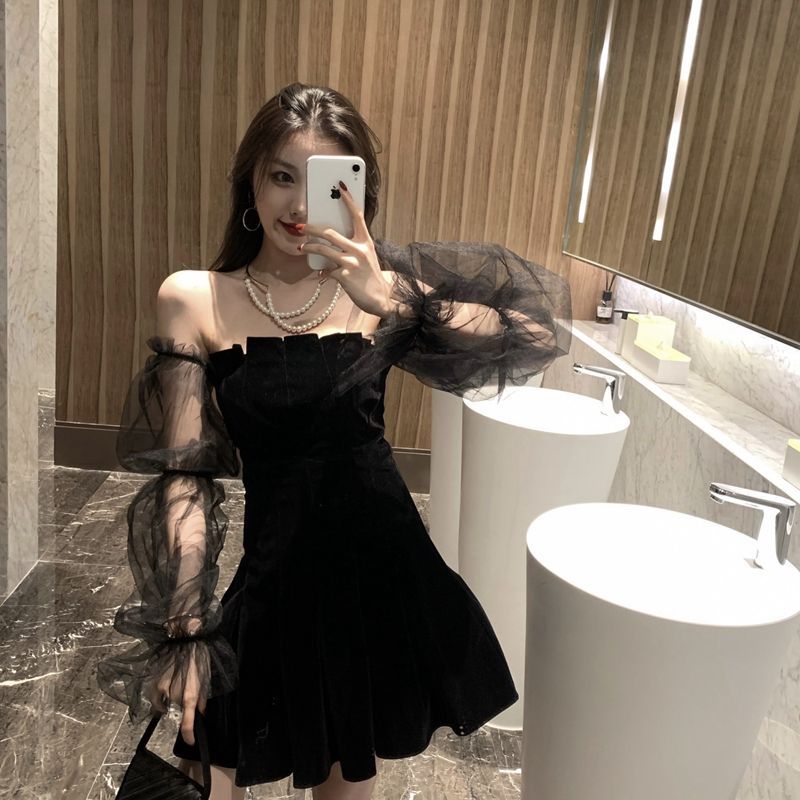 Yupina - Mini A-lijn jurk met mesh paneel en off-shoulder print