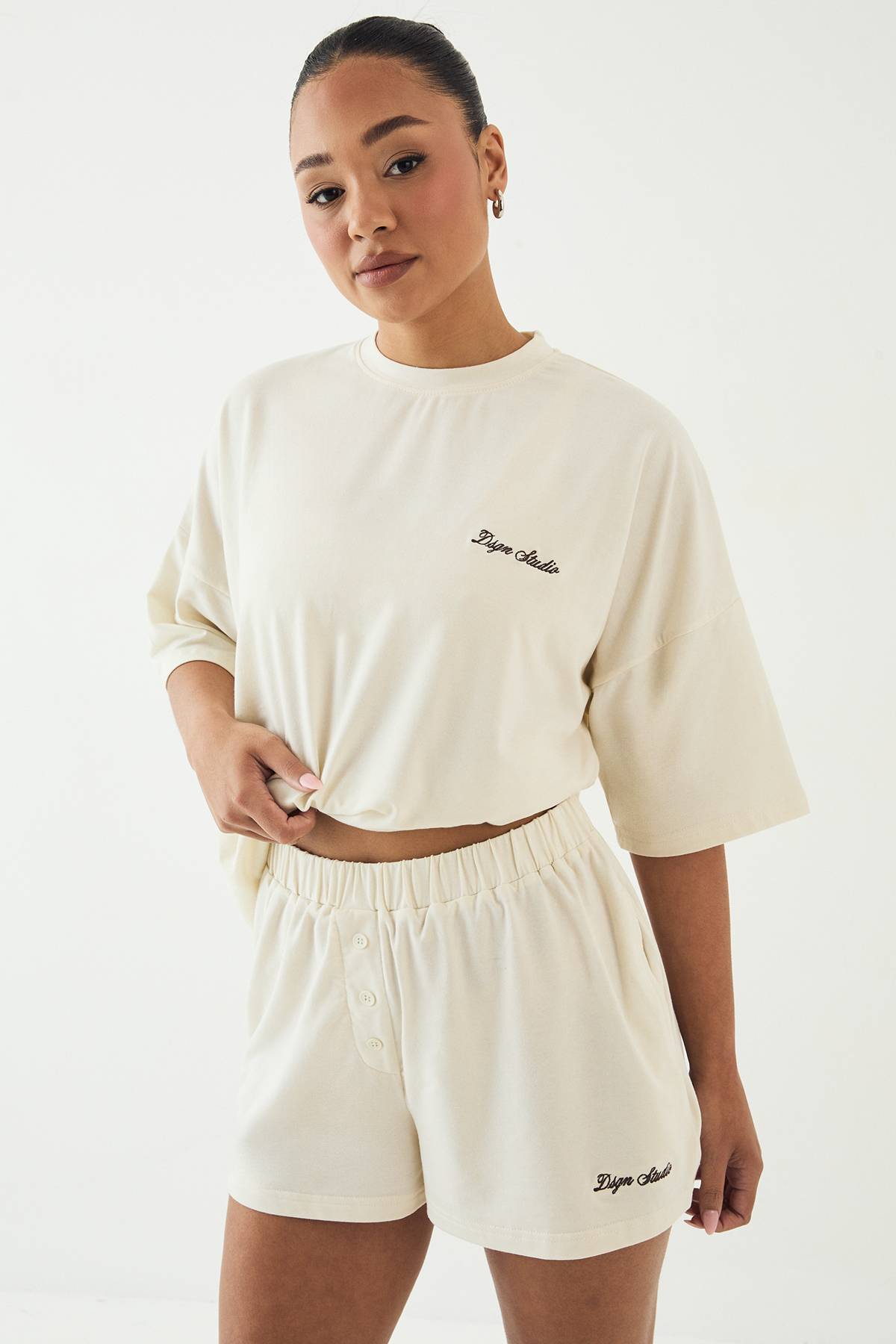 Short De Détente Henley À Boutons Supersoft Dsgn Studio