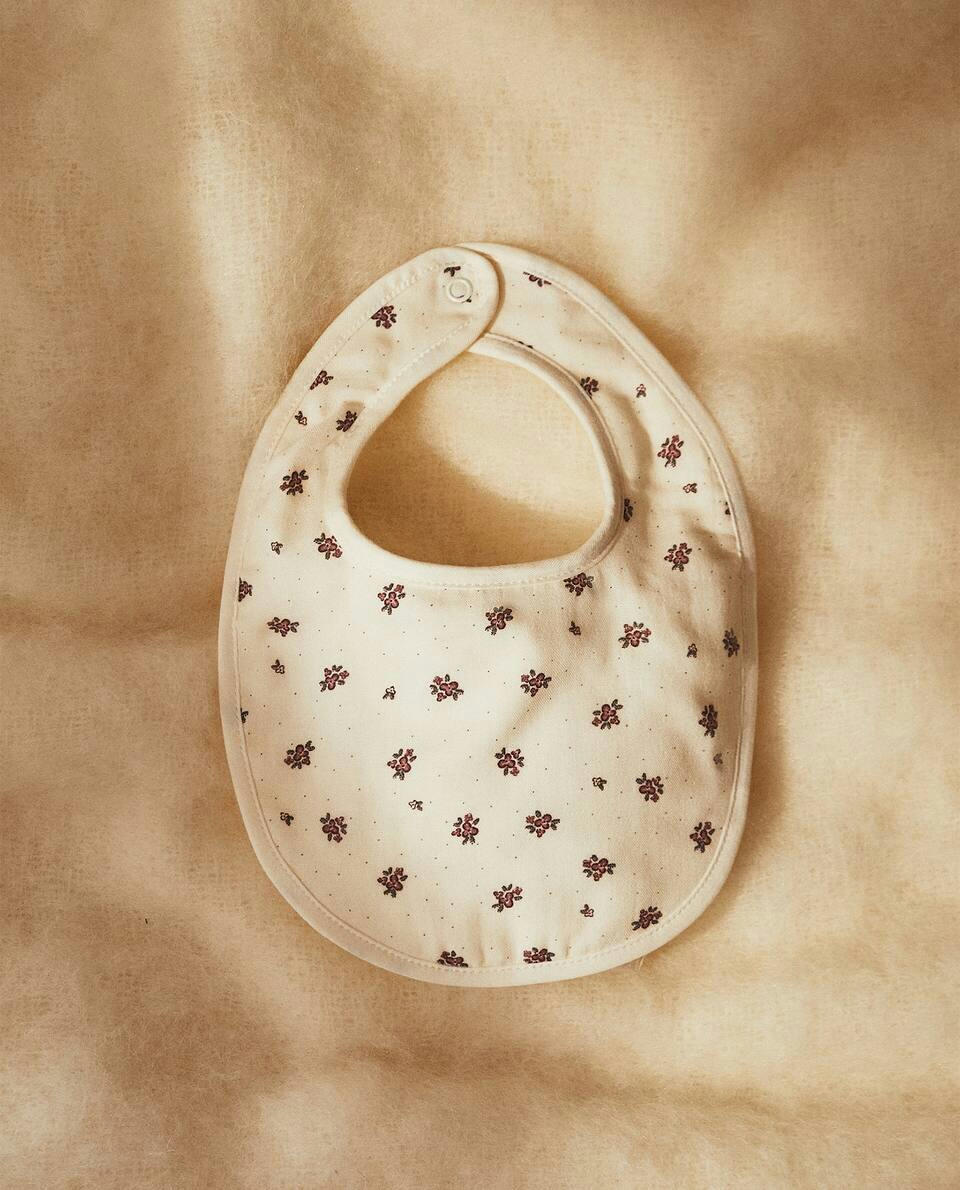 BABADOR INFANTIL COM ESTAMPA FLORAL