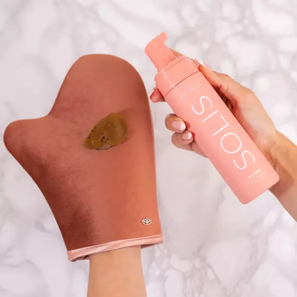 Mousse autobronzeadora instantânea Cocosolis para o fim de semana, 200ml