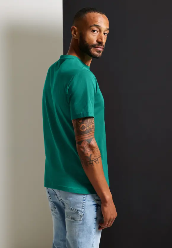 Basic T-Shirt in Unifarbe - irish green