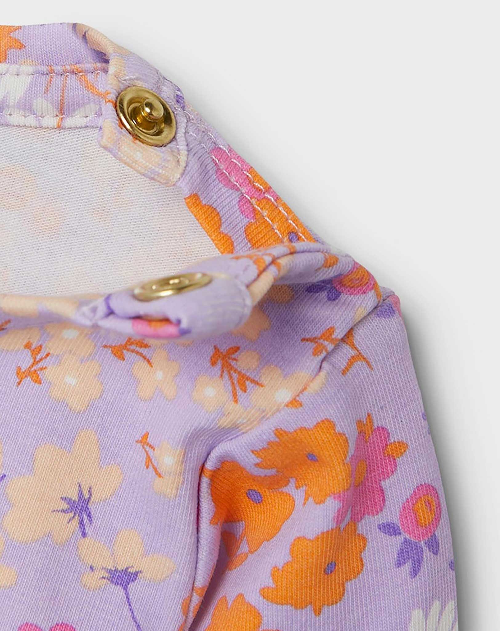Langarmbody NBFTUNNA FLOWERS in lilac breeze