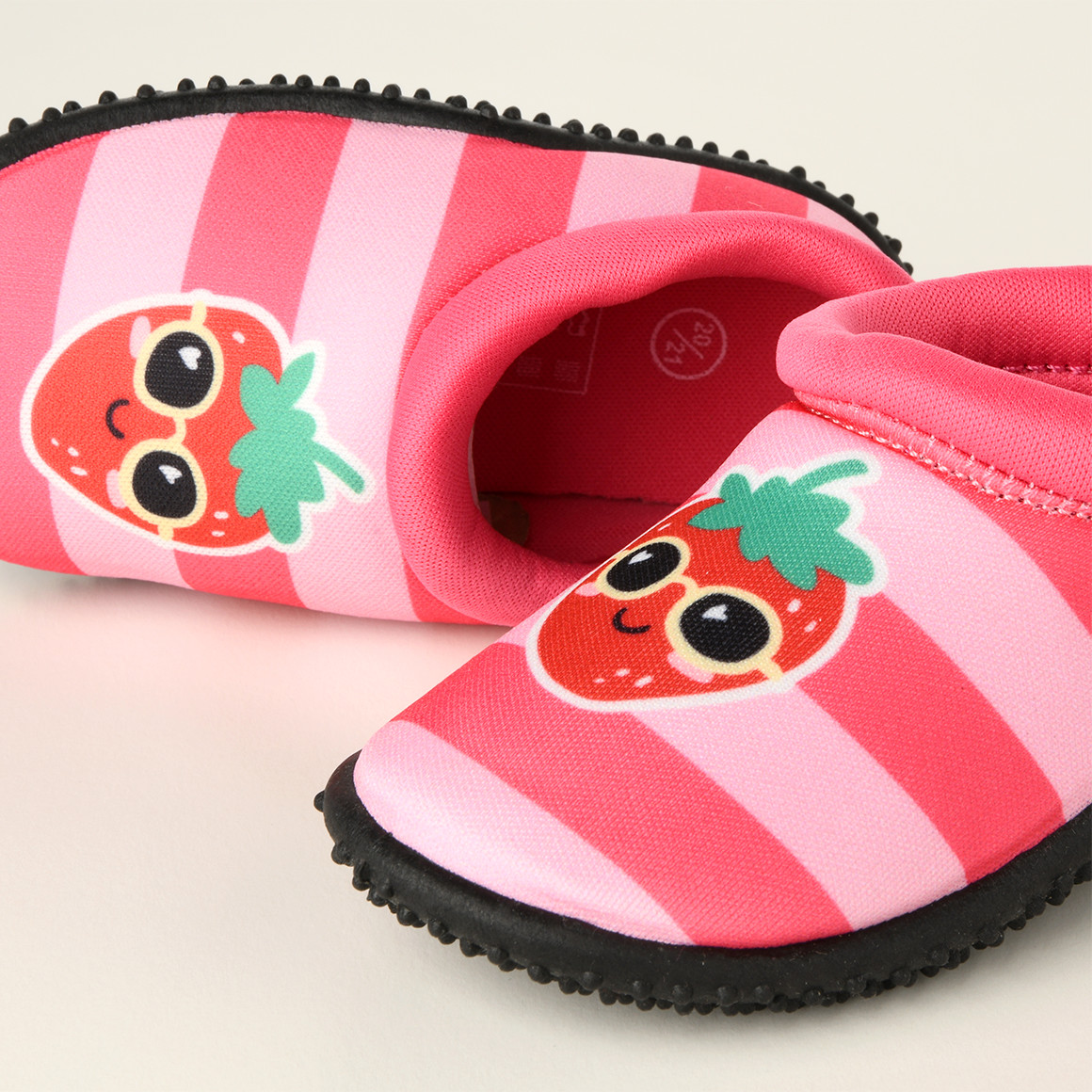 Famy Baby Badeschuhe mit Früchte-Print pink / rosa