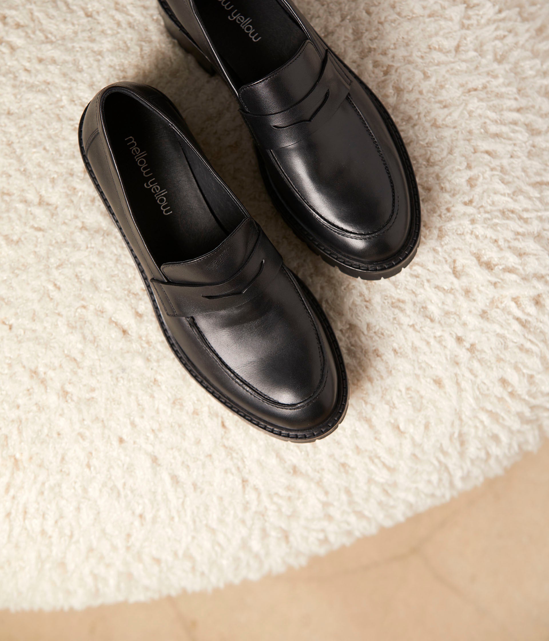 Mocassins noirs crantés Aubree
