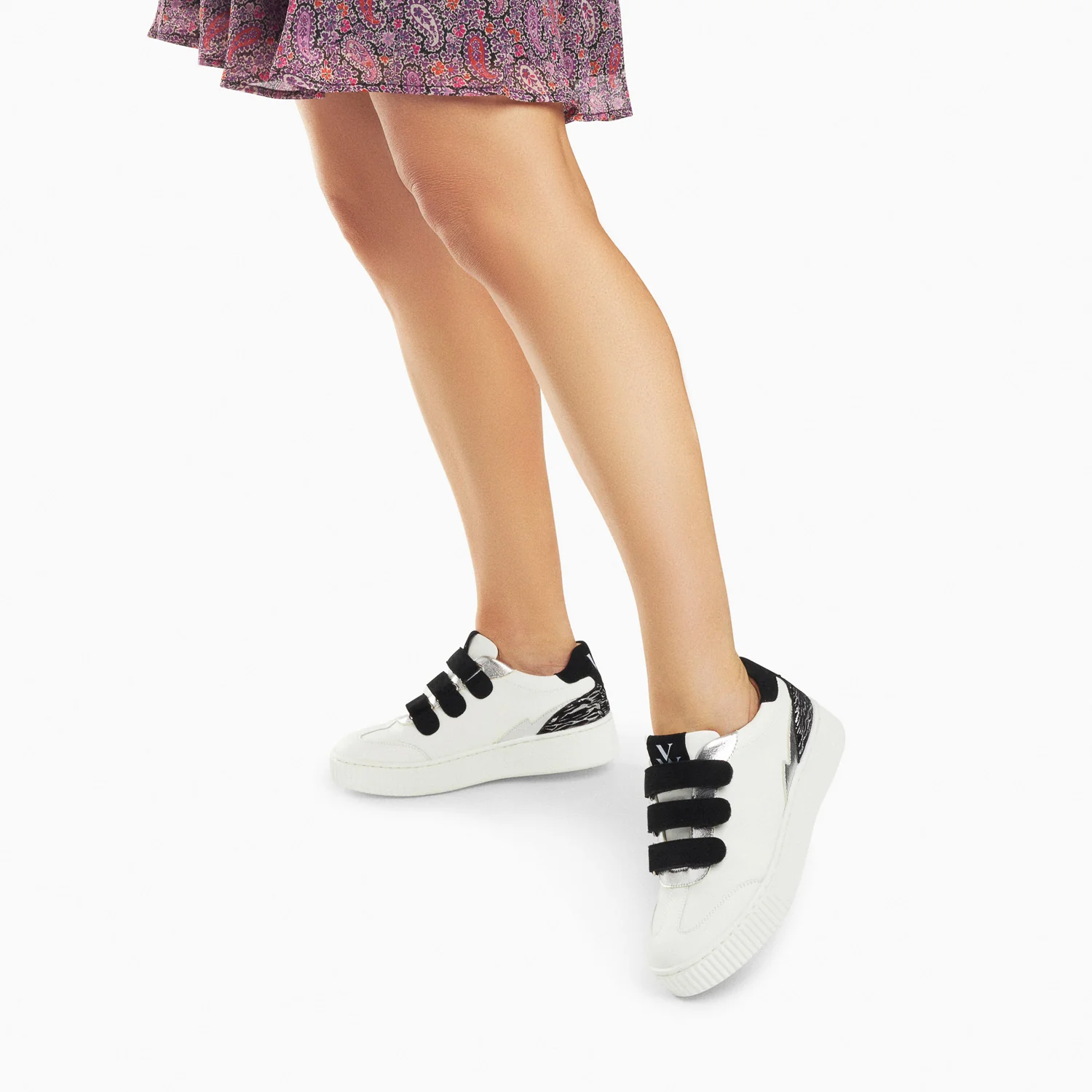 Sneakers-Baskets Nahia blanc et argent à scratchs noirs