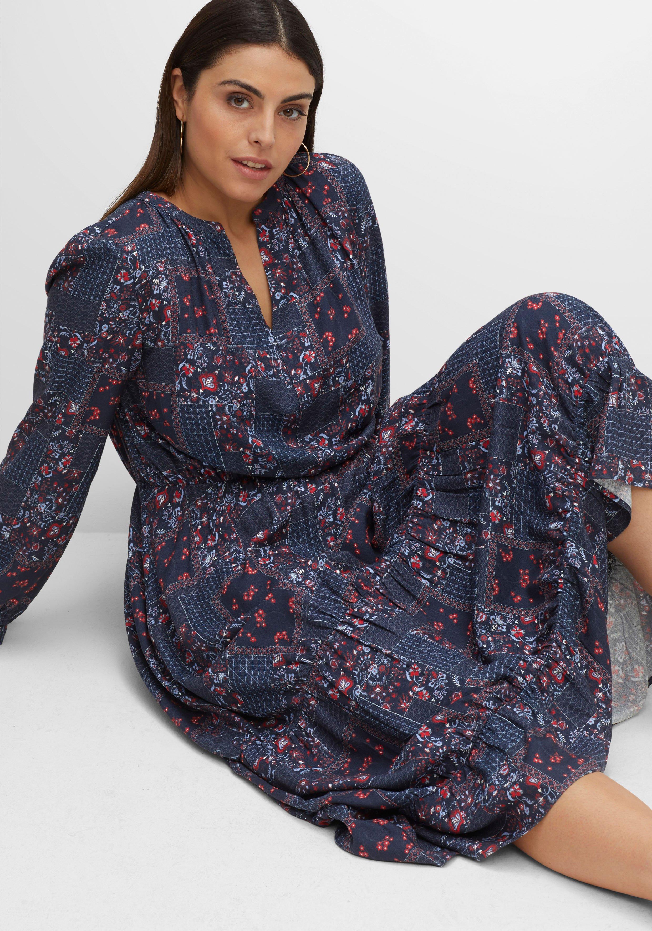Maxikleid mit Alloverprint und weitem Rock