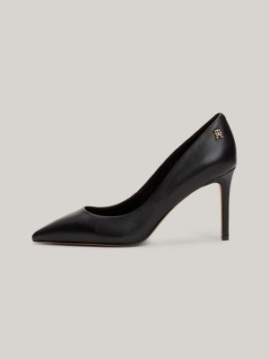 Sapatos de salto alto essenciais em couro com bico fino