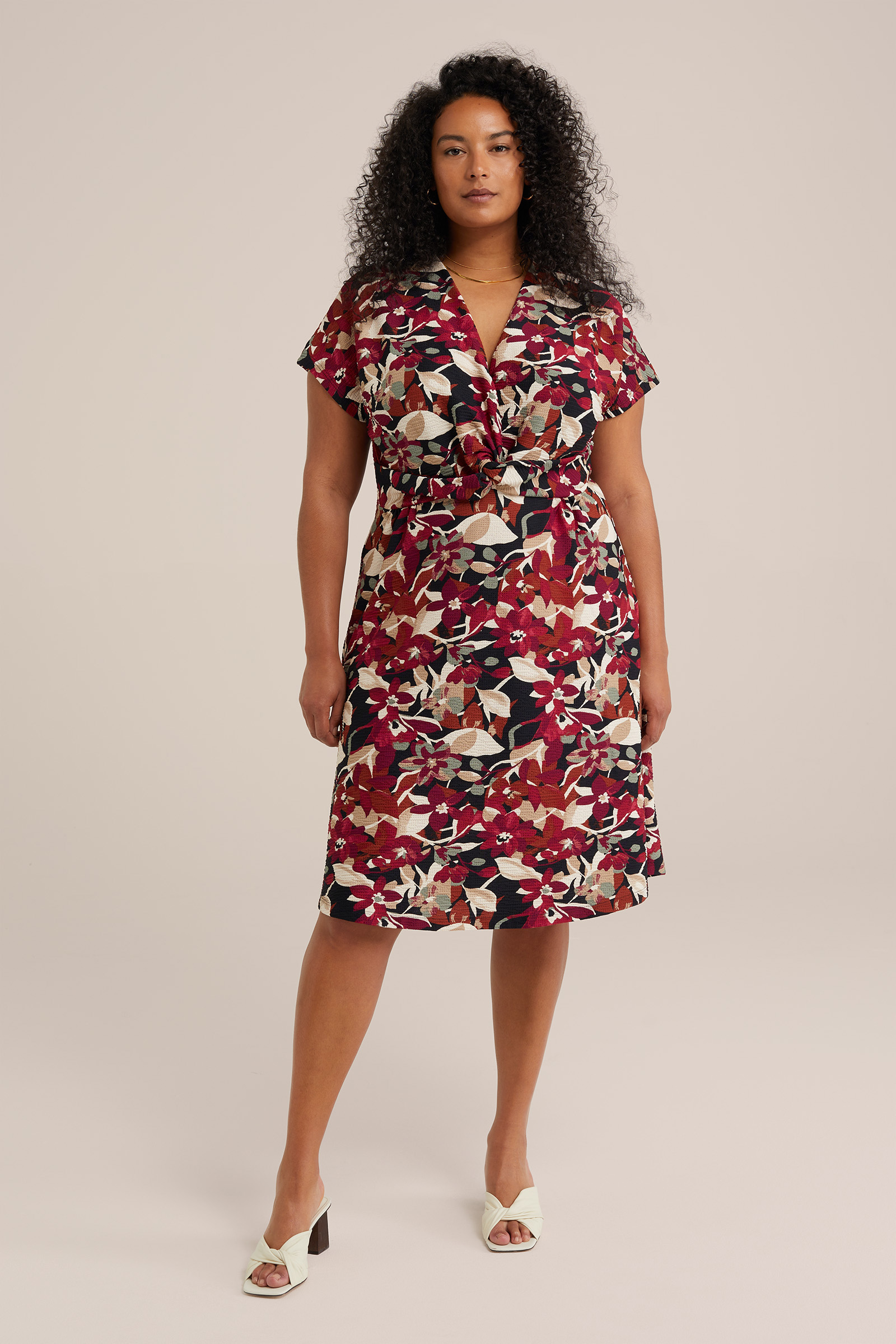 jurk met flatterend knoopdetail - Curve WE Fashion Bordeauxrood