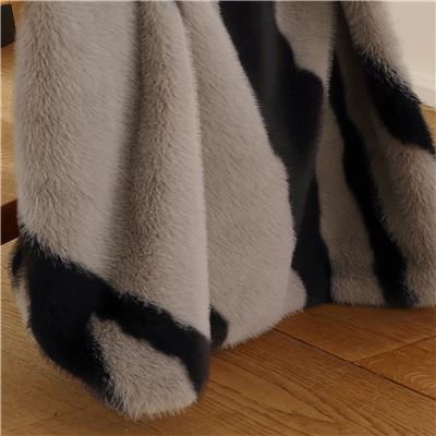 Plaid imitation fourrure zèbre