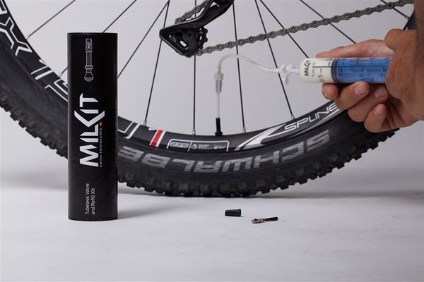 COMPACT MILKIT Tubeless-Servicekit  Schwarz  Ventil Set 45mm