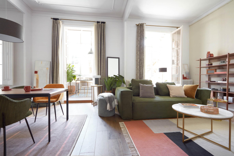 Kave Home Konna eetkamerstoel met stalen onderstel Beige Chenille
