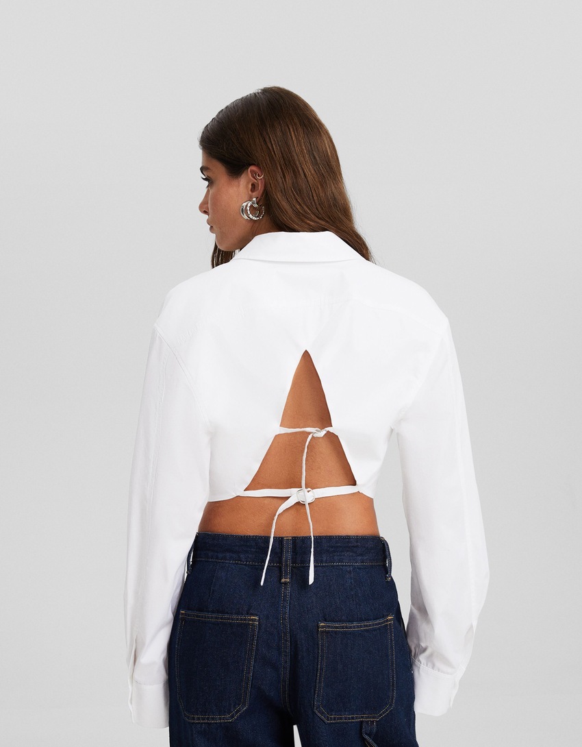 Camisa de popeline de manga comprida com detalhe nas costas