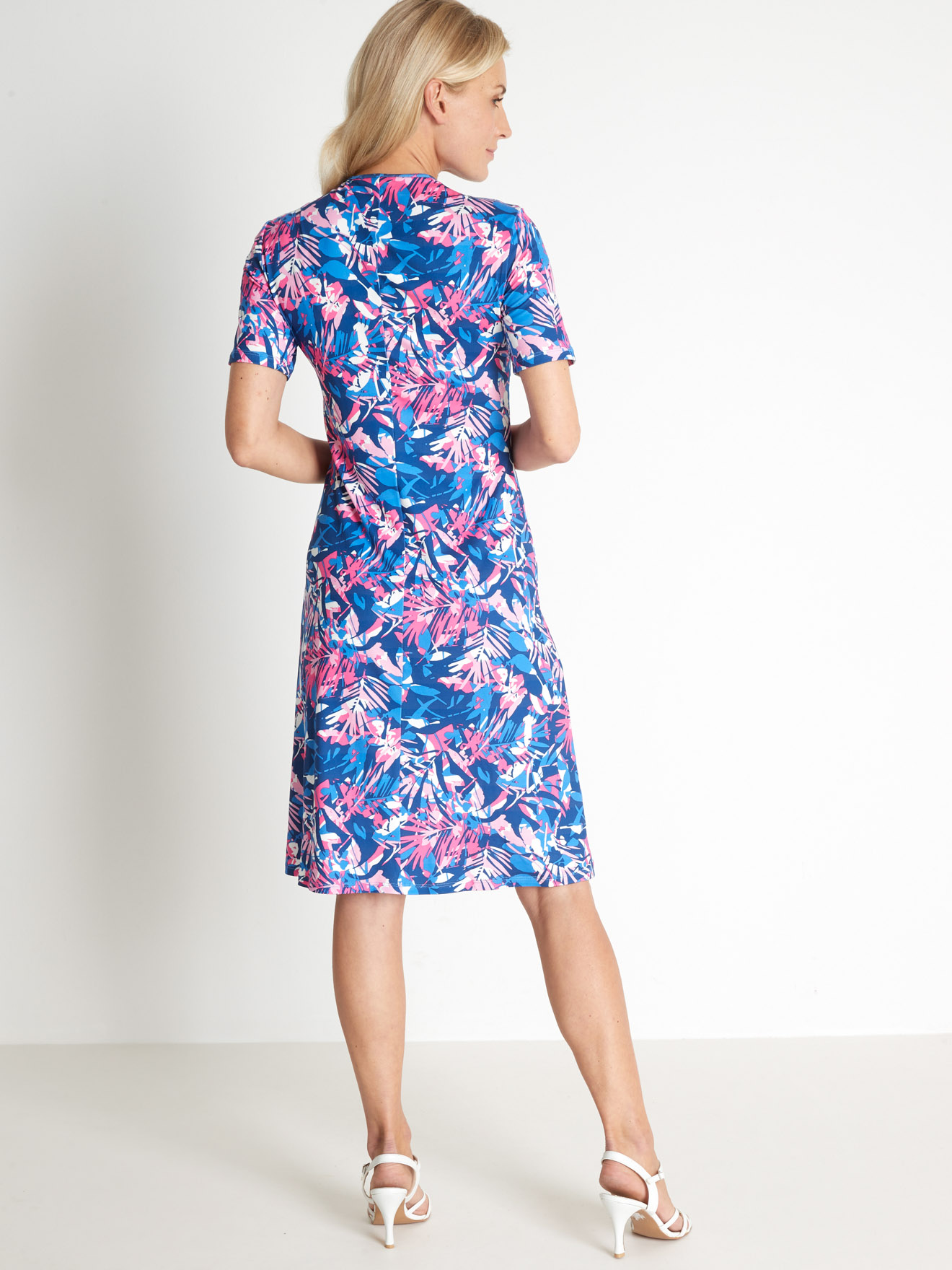 Robe maille avec drapé et nœud