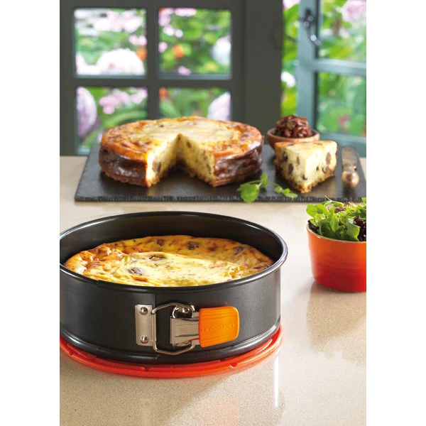 Moule à manqué rond fond amovible 26 cm Pâtiliss Le Creuset
