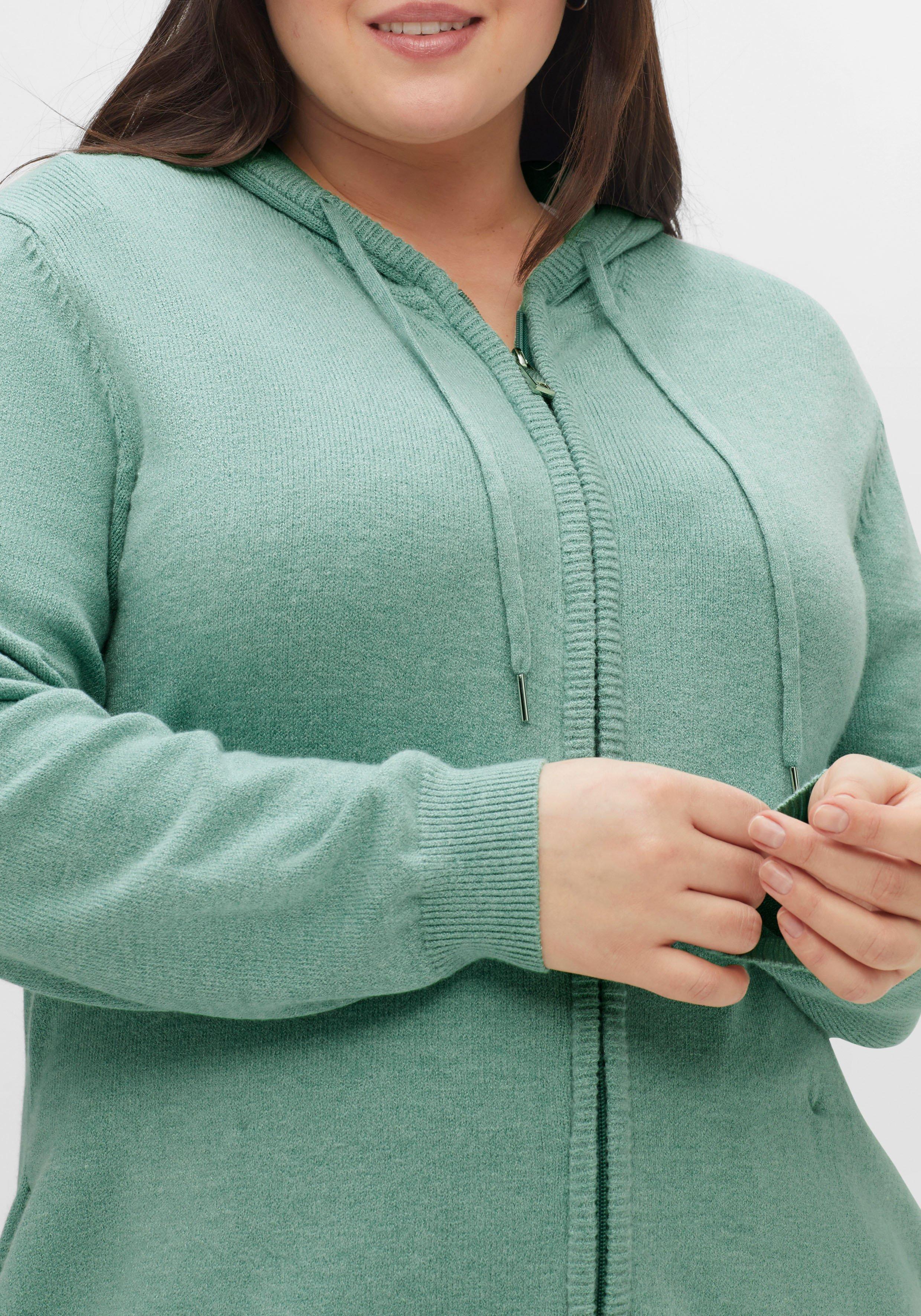 Strickjacke mit Kapuze und Reißverschluss
