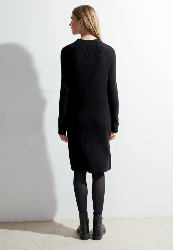 Strickkleid mit Stehkragen - Black