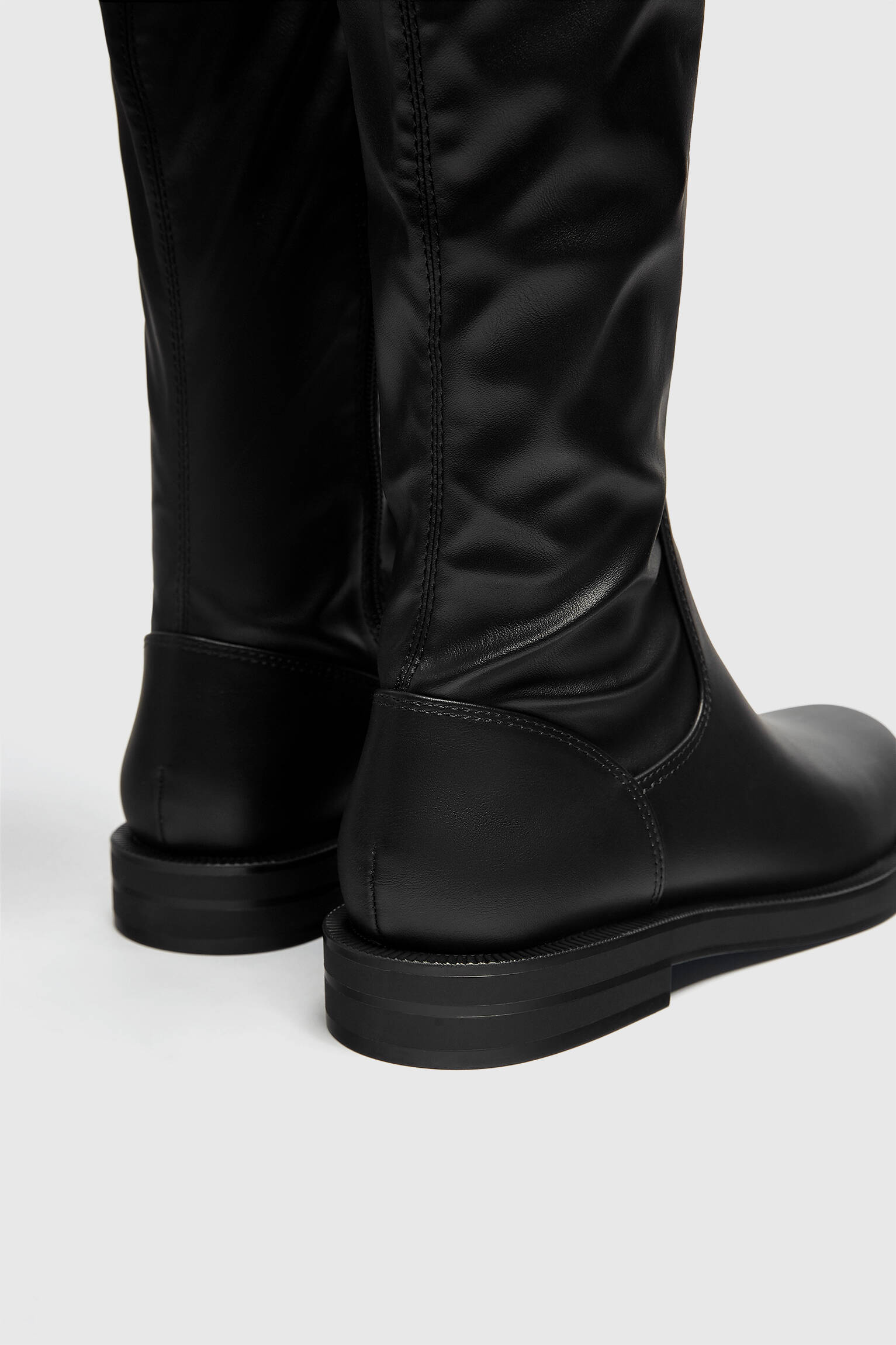 BOTA DE ALTA ELÁSTICA - PRETA