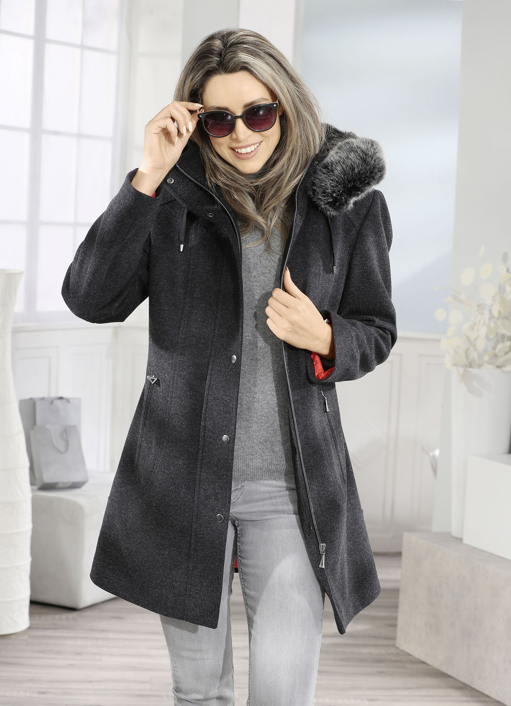 Longjacke mit abnehmbarer Kapuze