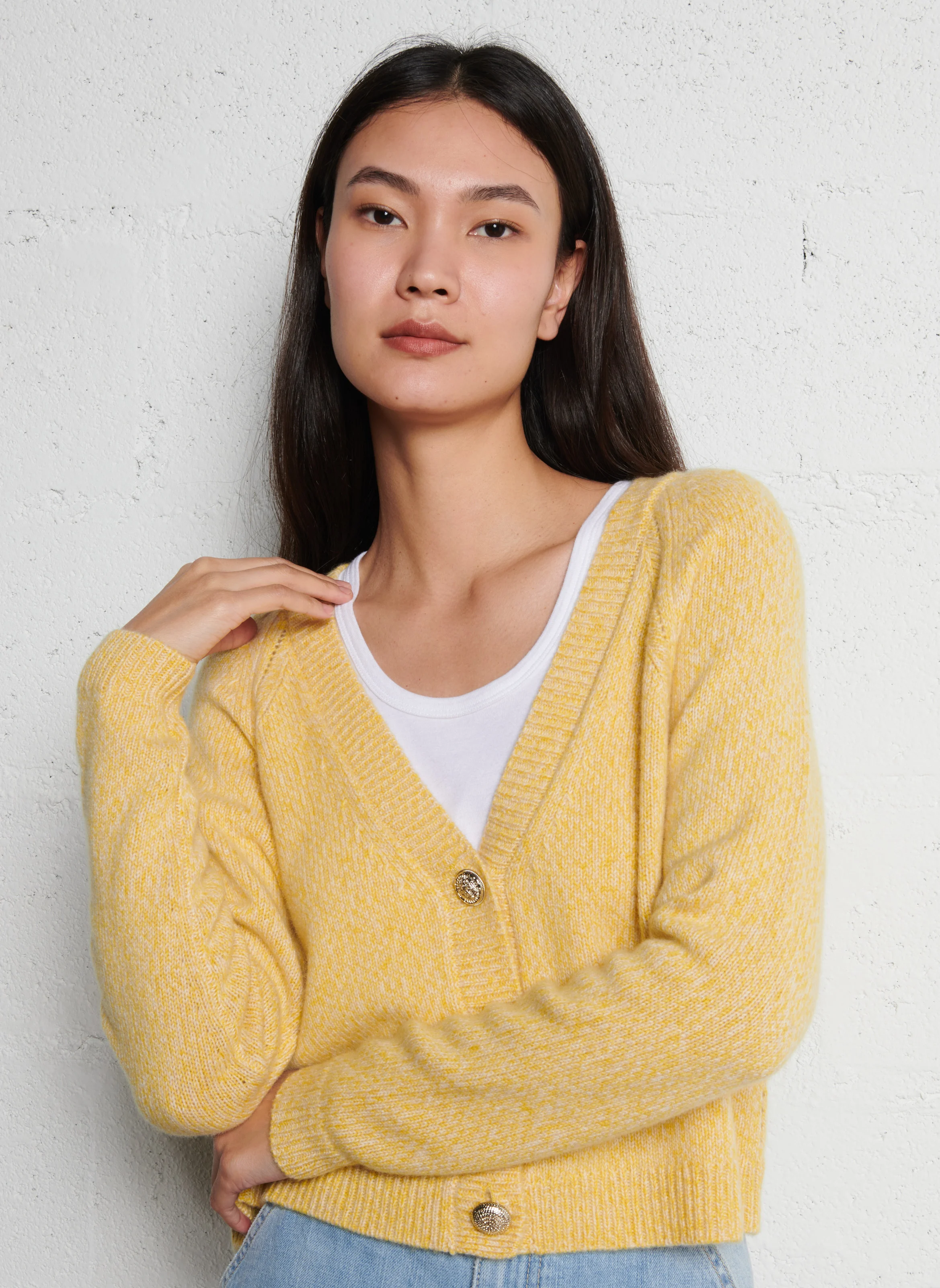 CARILA - Gilet droit col V en cachemire | Jaune
