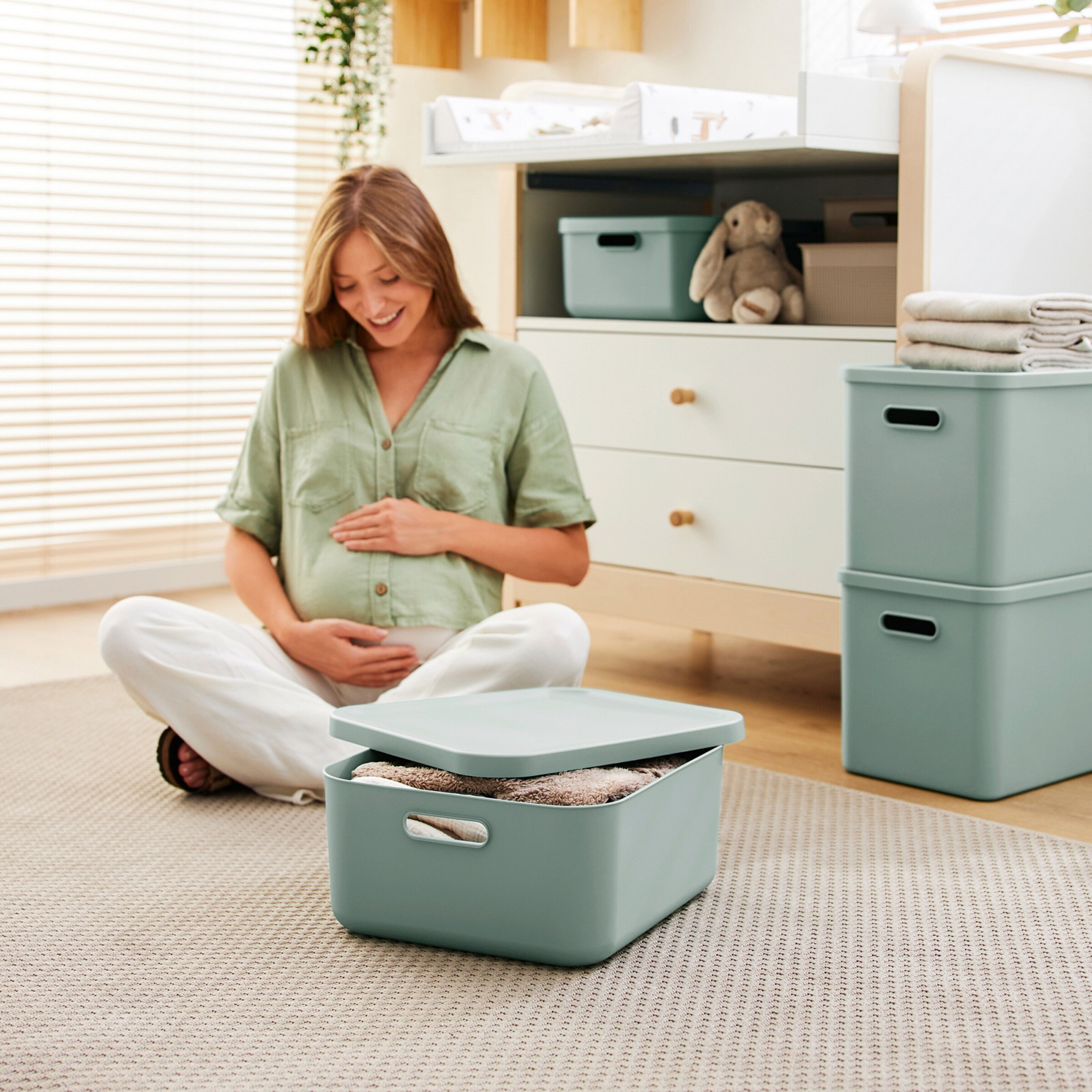 Rotho Babydesign Aufbewahrungsbox KAYO stapelbar 27 l sage green