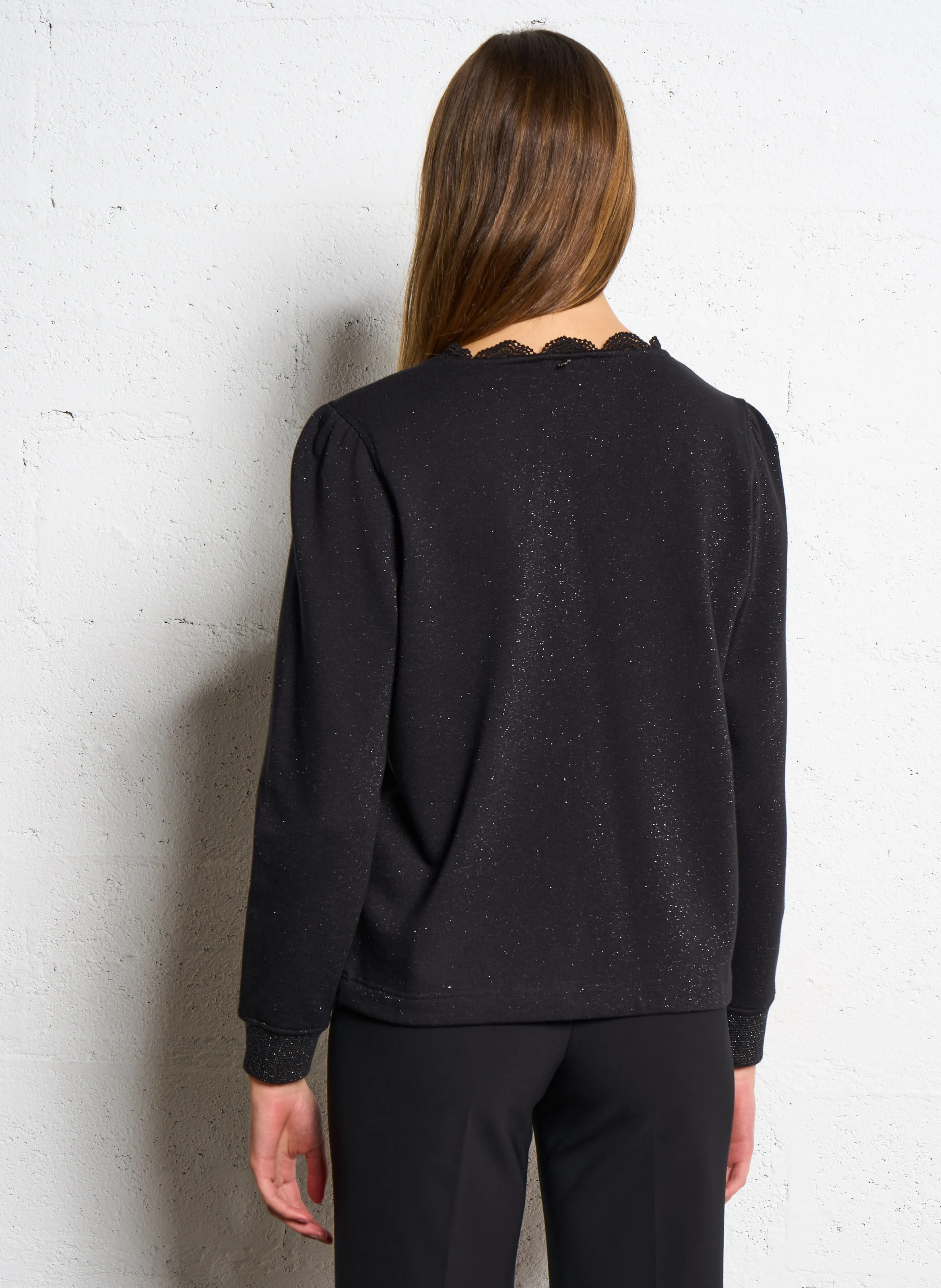 MANTE - Pull col V droit en coton mélangé | Noir