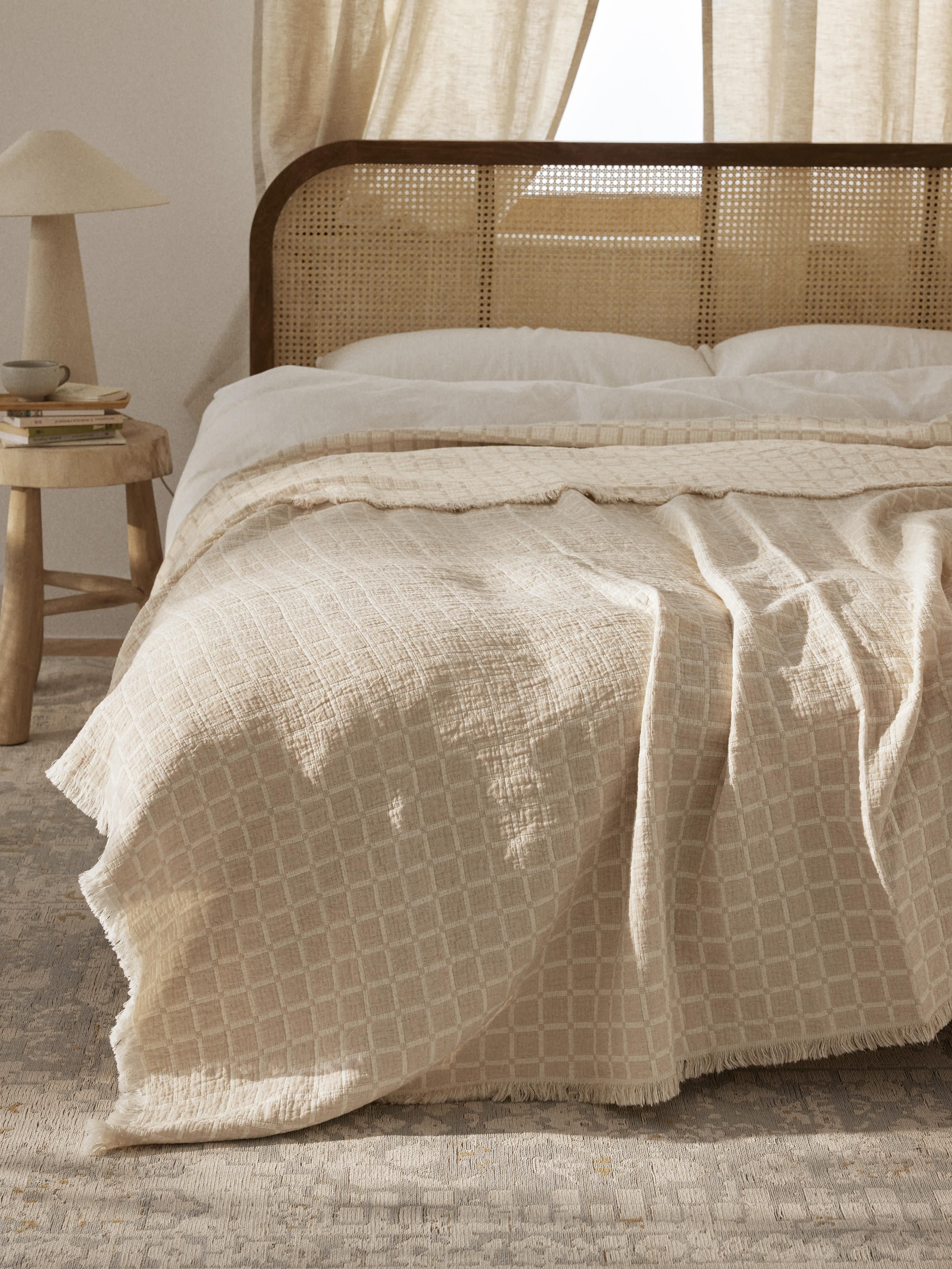 Gewassen mousseline bedsprei Ronia met franjes