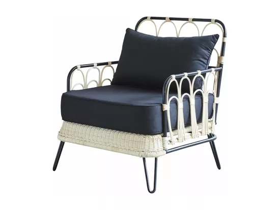 Fauteuil en rotin et métal noir