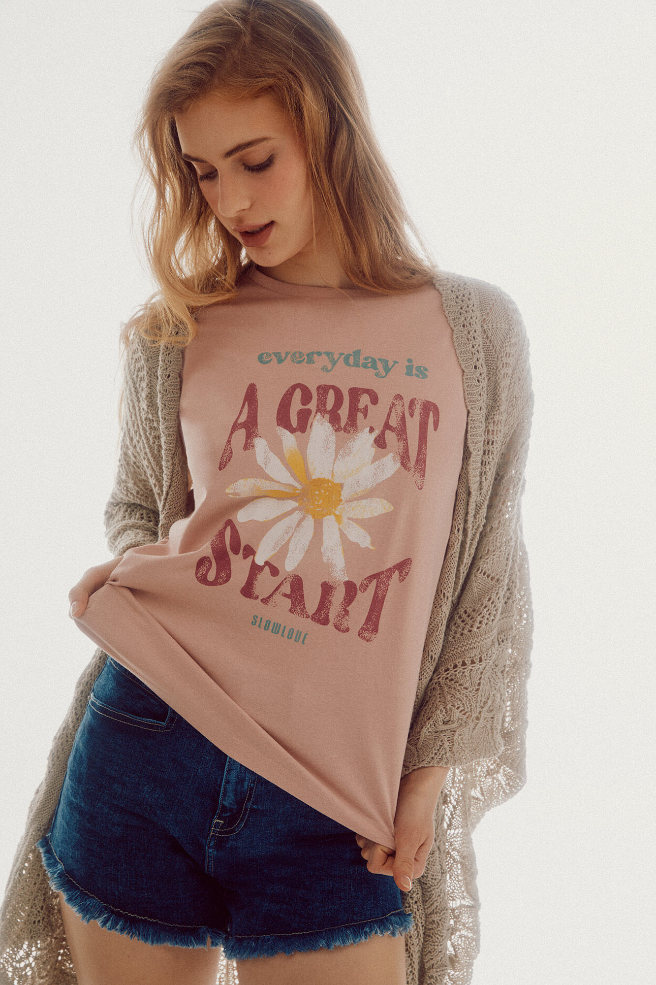 Camiseta oversized com estampa posicionada - Rosa