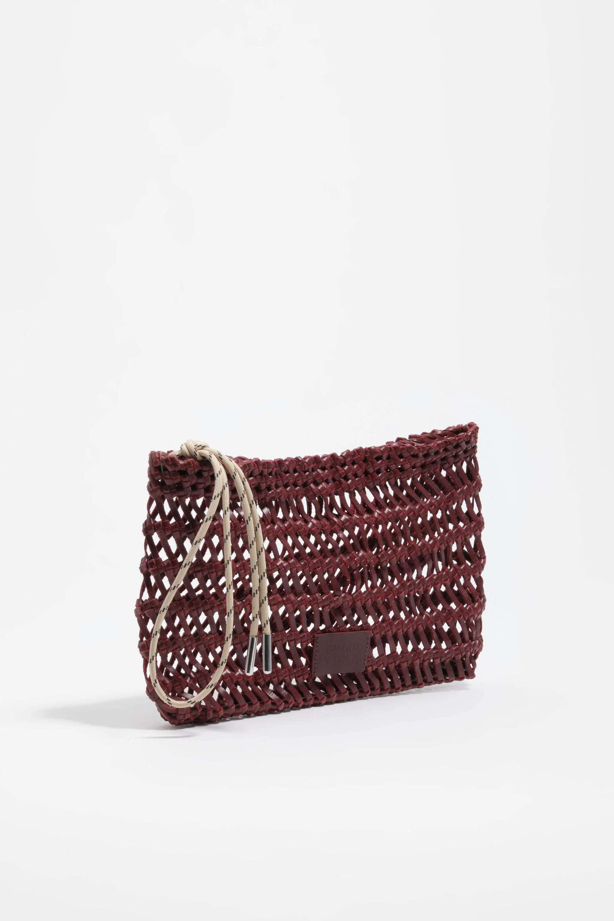 Bolsa de couro trançado cor cereja escura