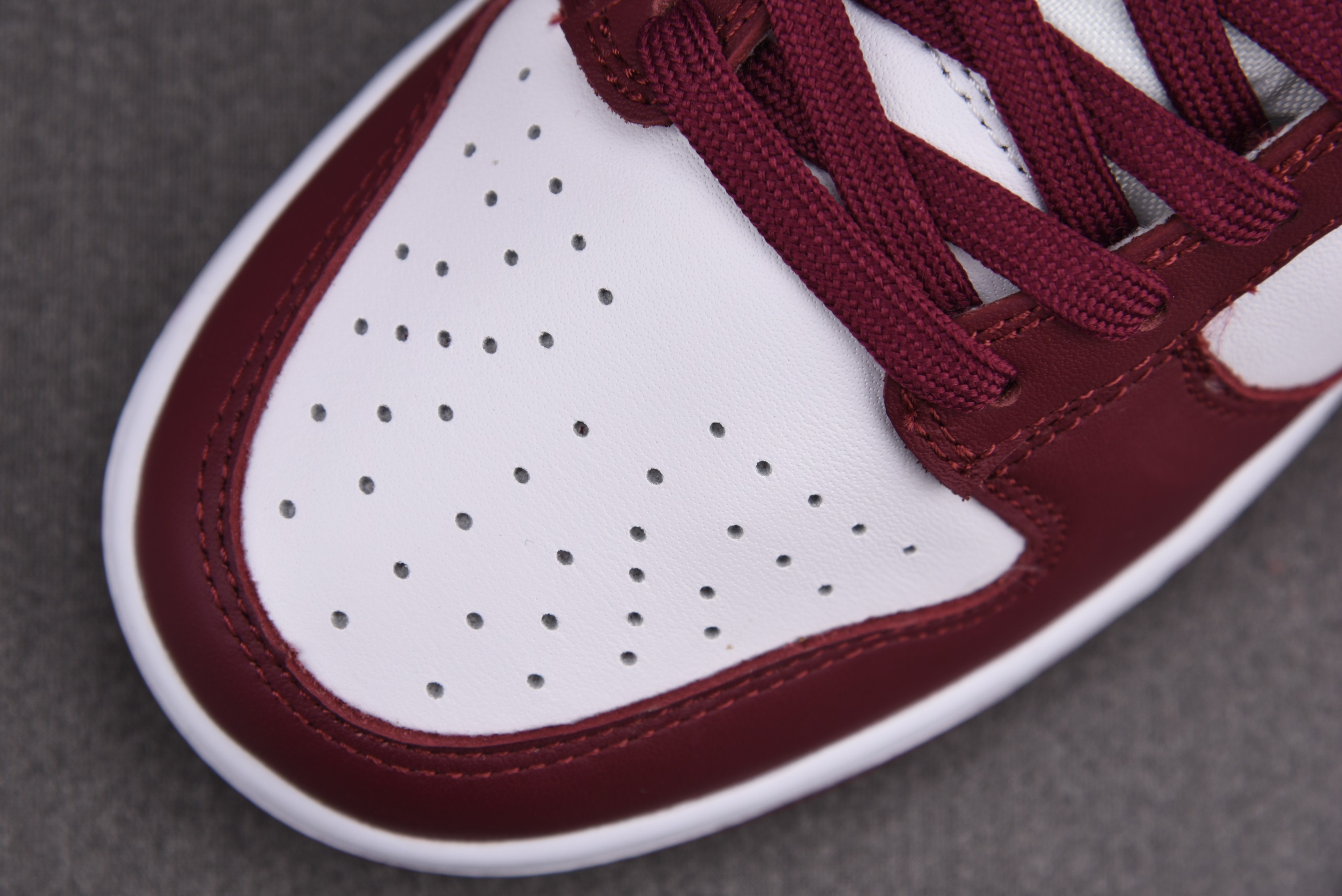 Nike Dunk Low Bordeaux (Women Size!!)