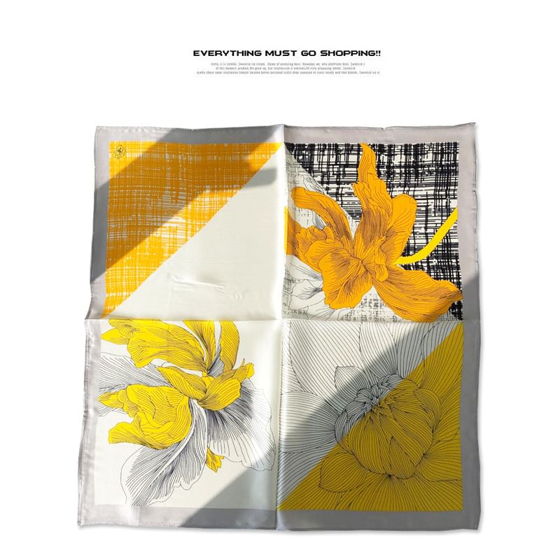 Frior - Vierkante sjaal met bloemenprint
