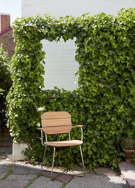 Fritz Hansen Lilium tuinstoel met armleuning