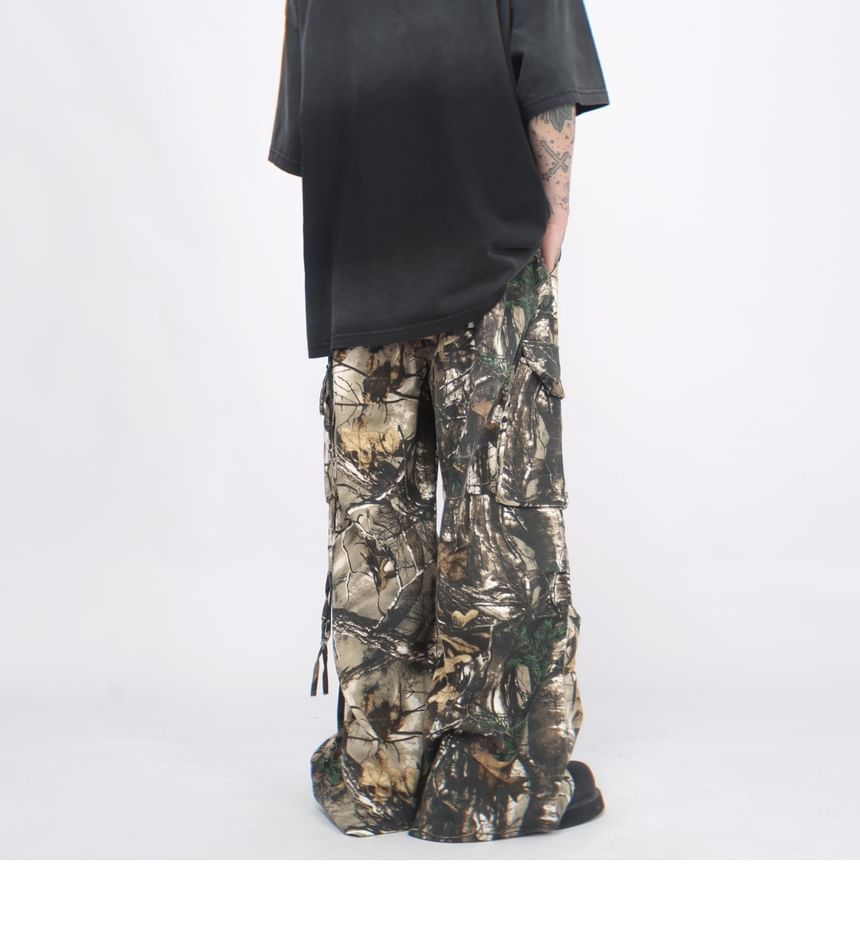 Derbundy - Cargobroek met hoge taille en wijde pijpen en camouflageprint