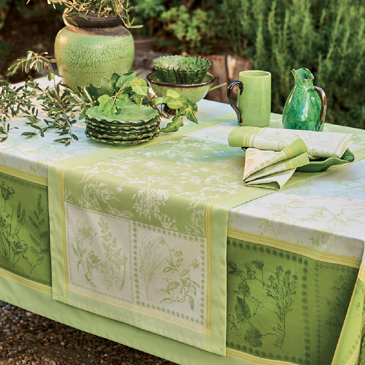 Chemin de table antitache déperlant pur coton vert 54X180 Garnier Thie