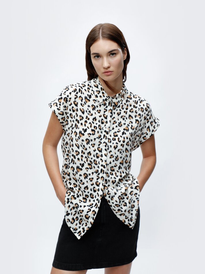 Blusa fluida sem mangas - Estampa de leopardo