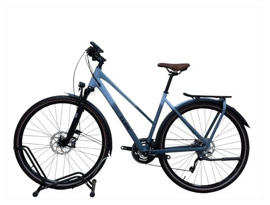 Produit reconditionné .  Cube Kathmandu SL Shimano XT 2022 . Vélo trekking . Cube . Très bon état