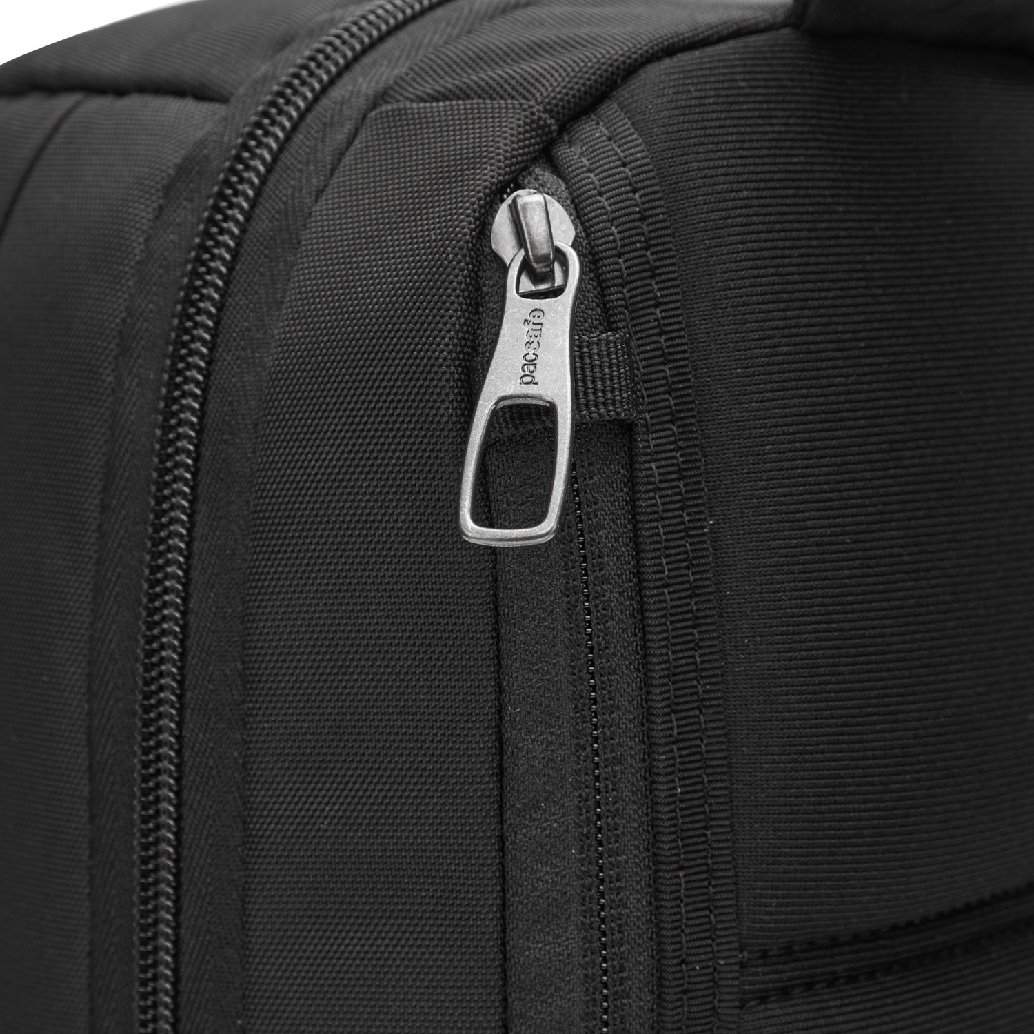 V 16'' Commuter Backpack