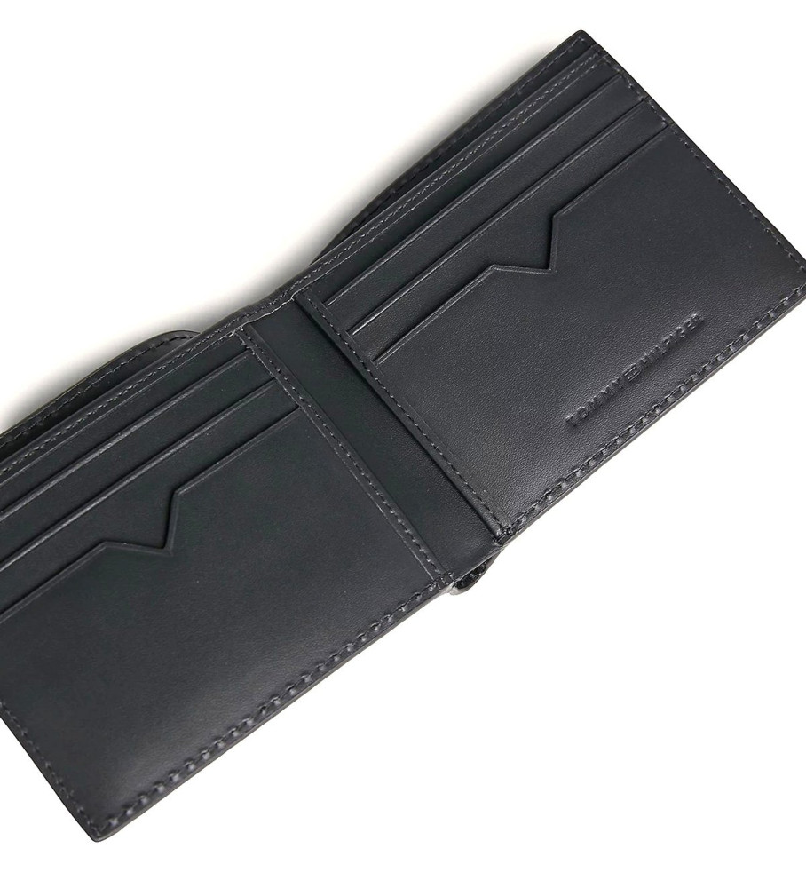 Carteira pequena Tommy Hilfiger em couro com monograma, preta.