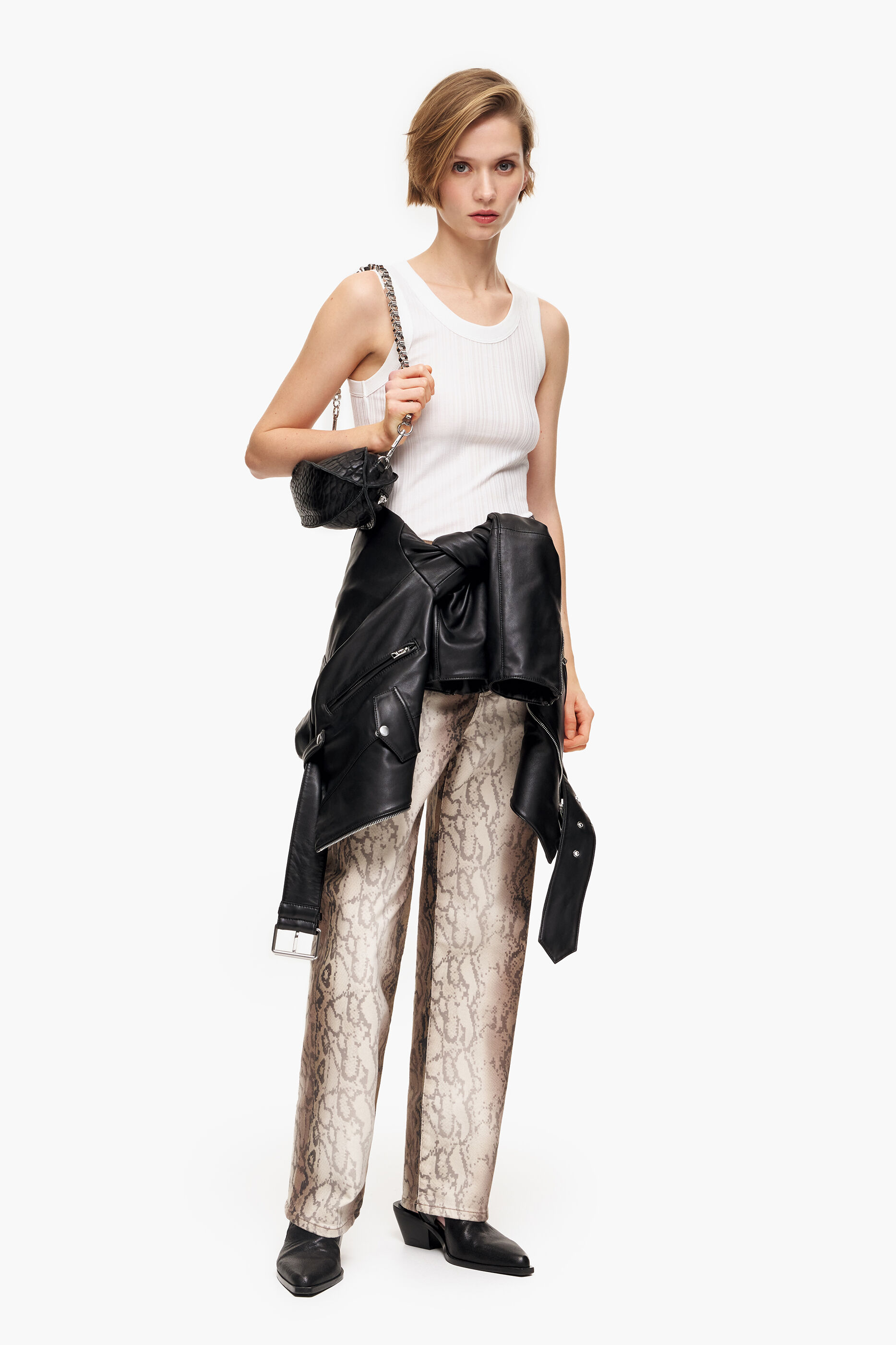 Calça jeans reta cropped - Estampa pixelada de píton cáqui