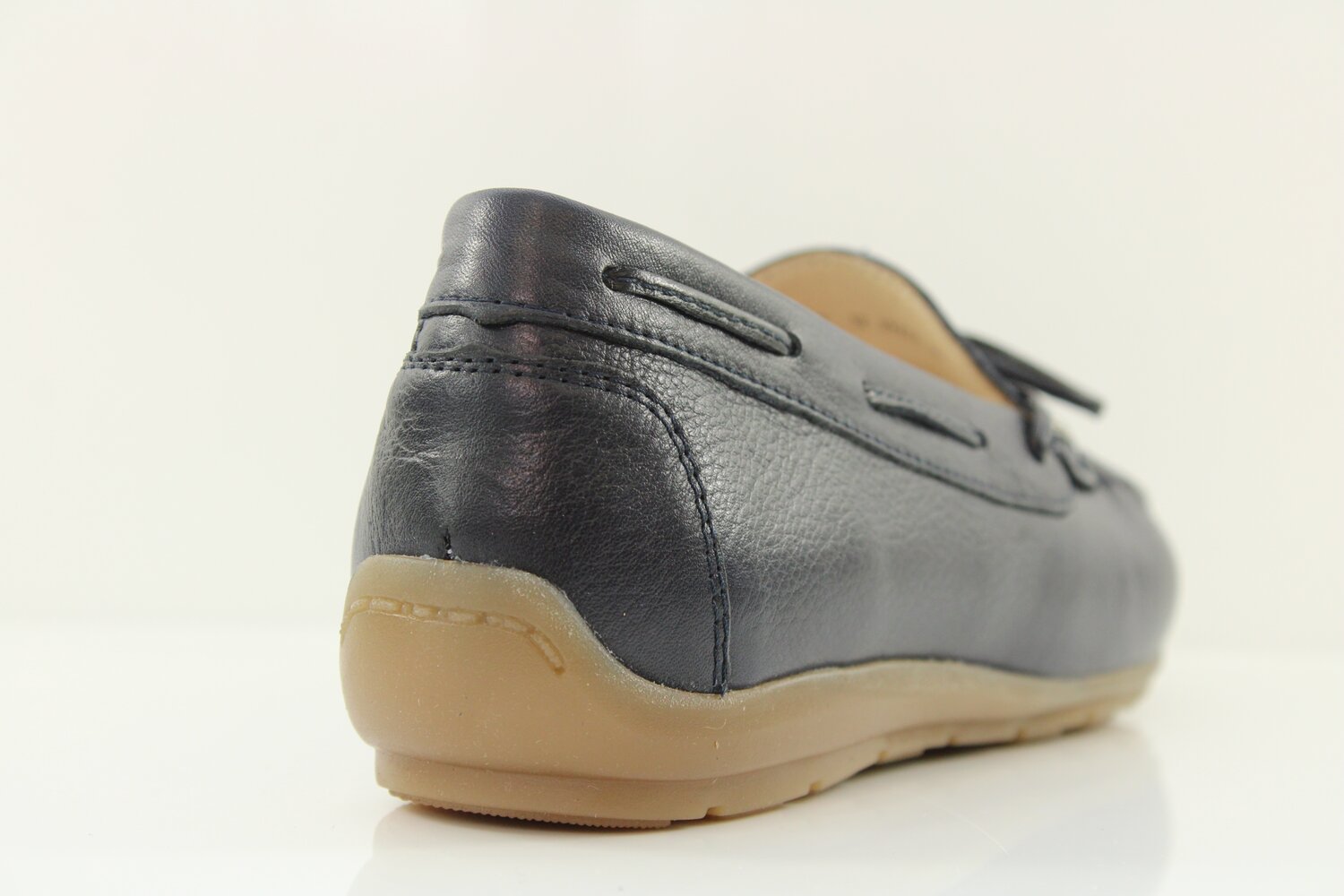 ara Slipper