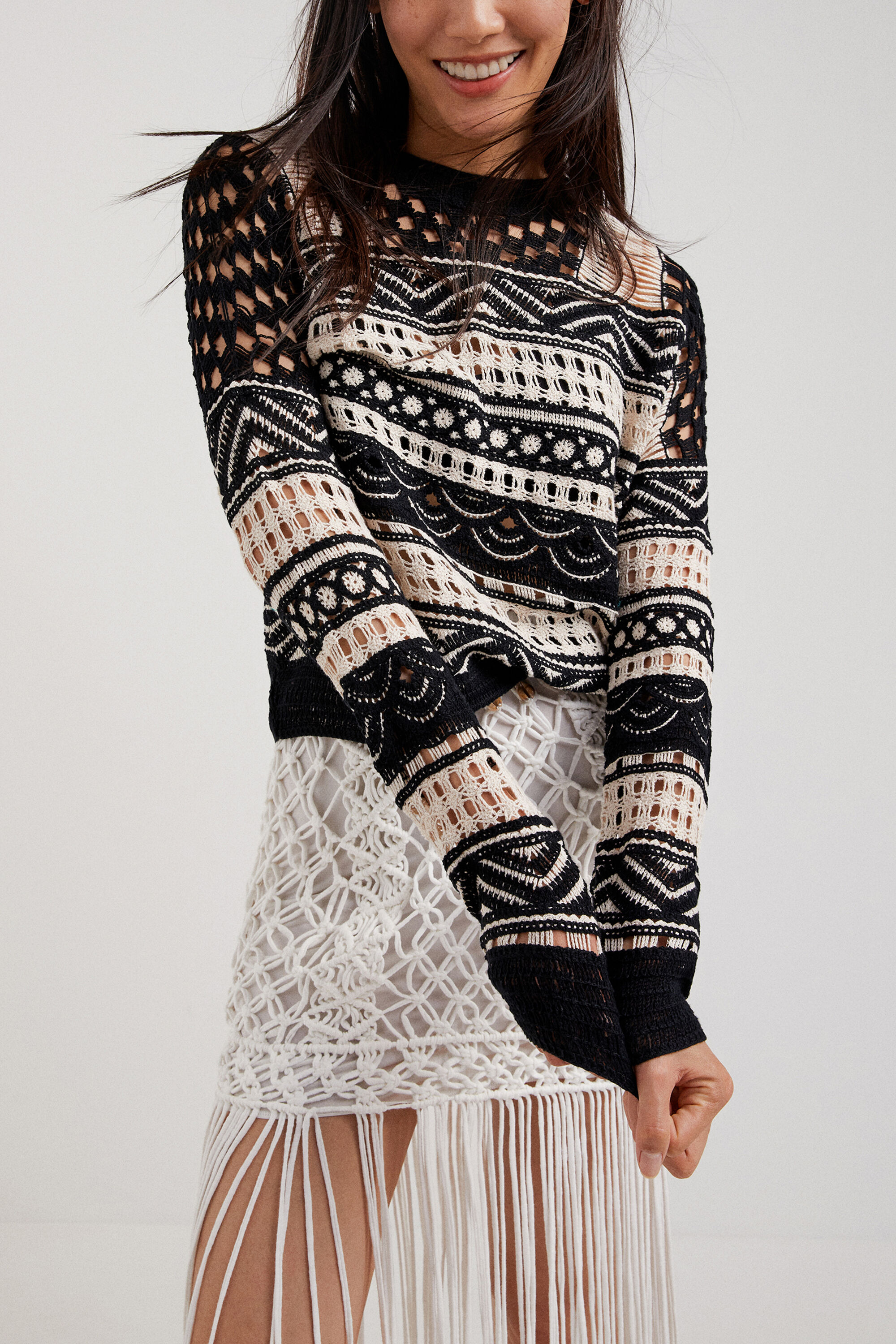 Pull crochet semi-transparent