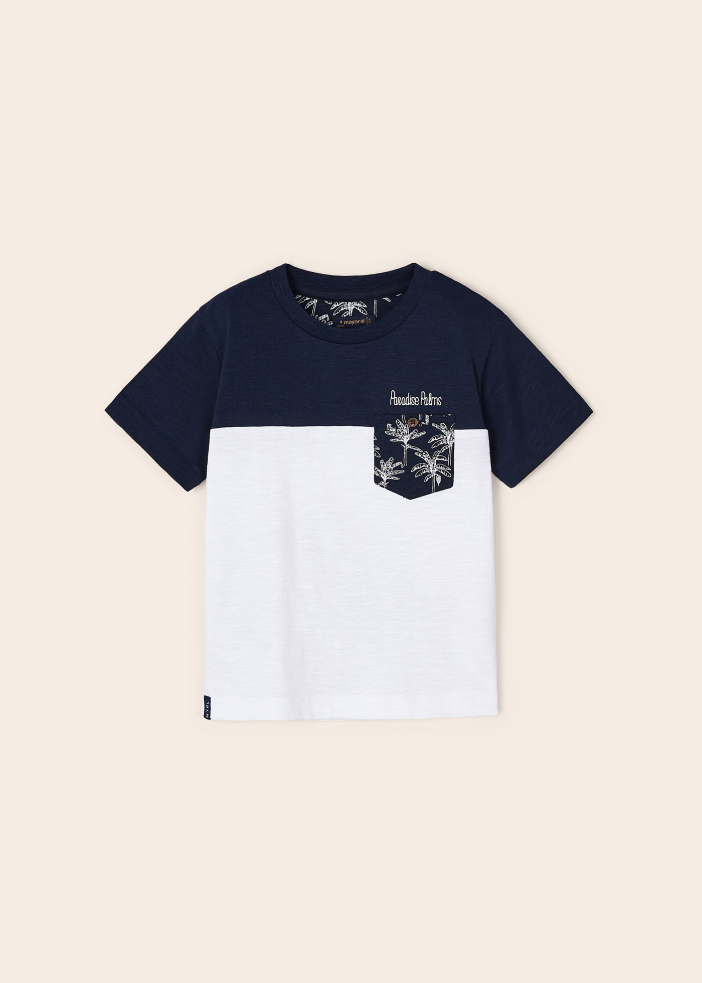 Camiseta infantil masculina em algodão sustentável com estampa.