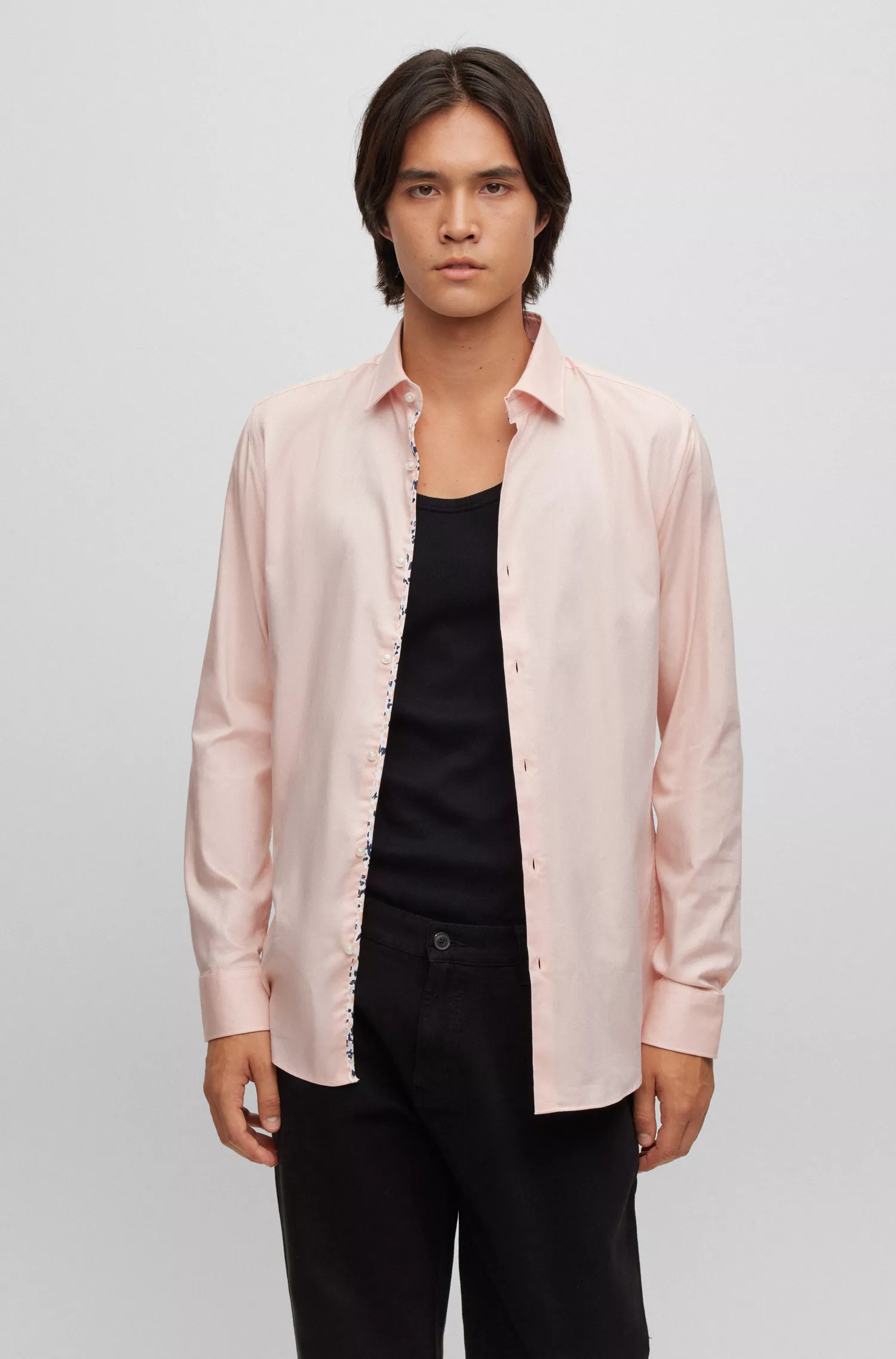 Camisa HUGO vermelha, corte slim, em algodão Oxford com estampa de rabiscos.