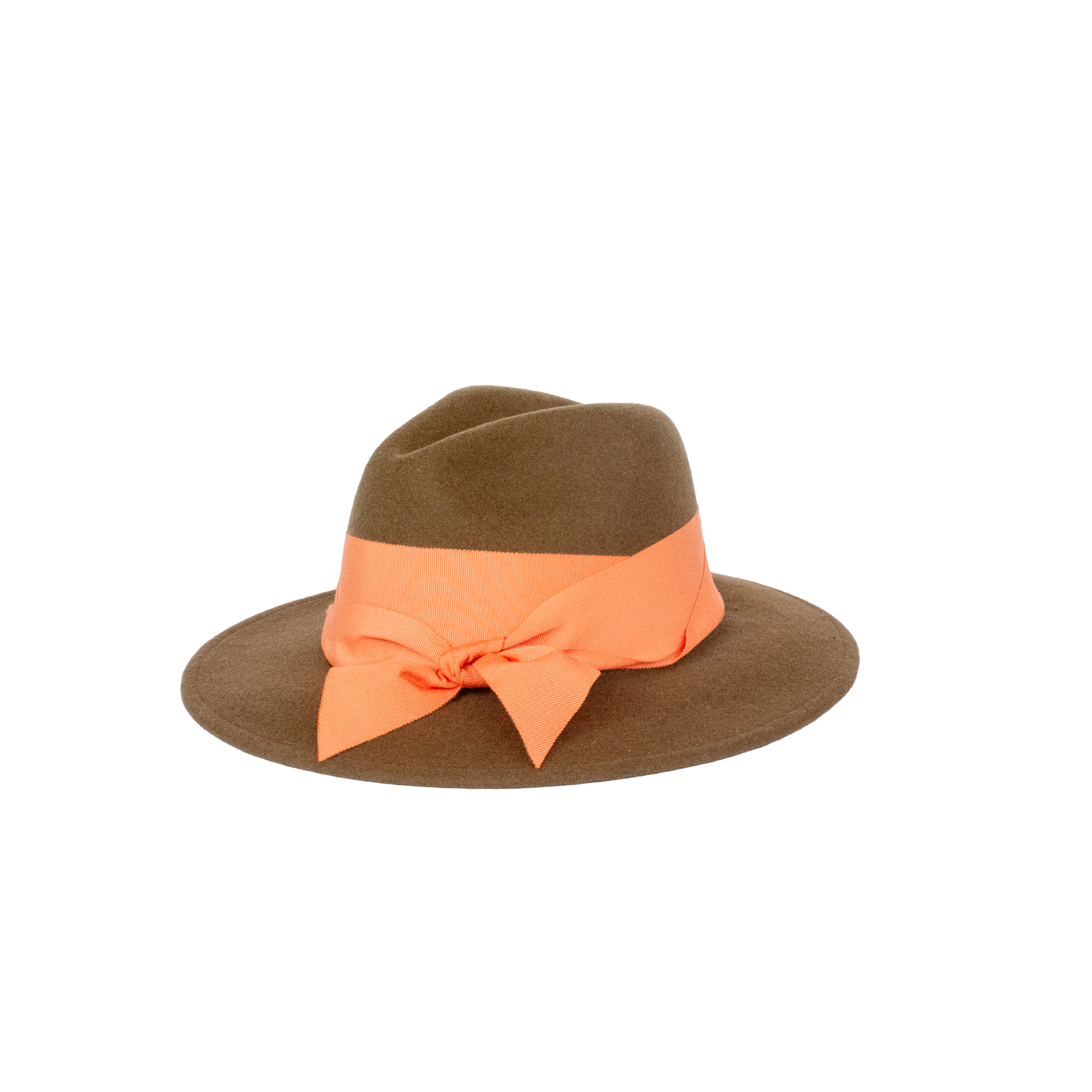 Fedora à double torsion
