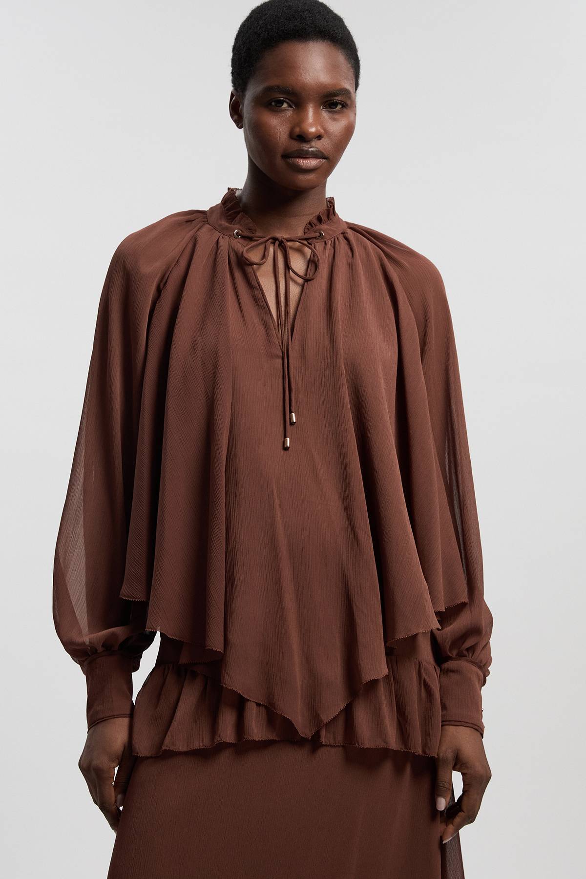 KarenMillen Blouse Tissée En Mousseline Froissée Avec Cape