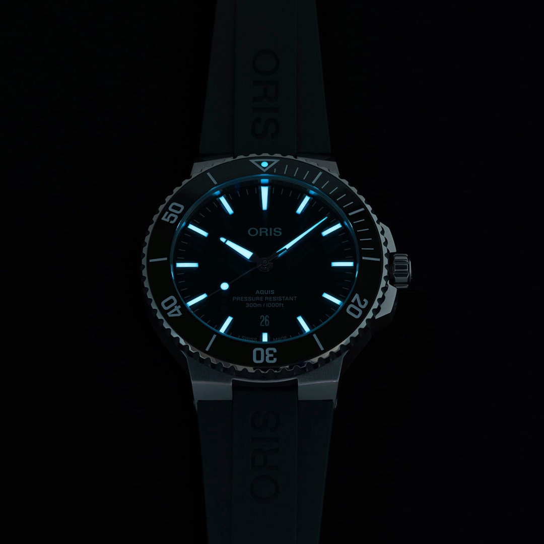 Oris Aquis Date Grün / Kautschuk Ø 43.5mm