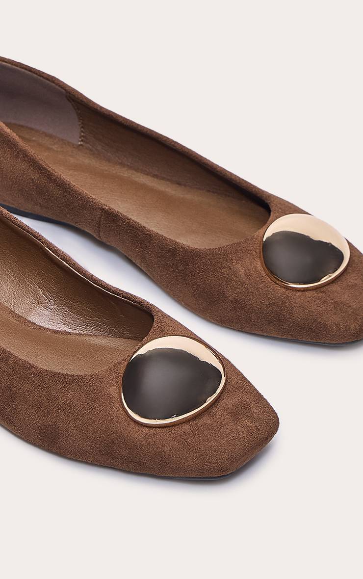 Chocolat Ballerine En Synthétique Avec Détails Dorés