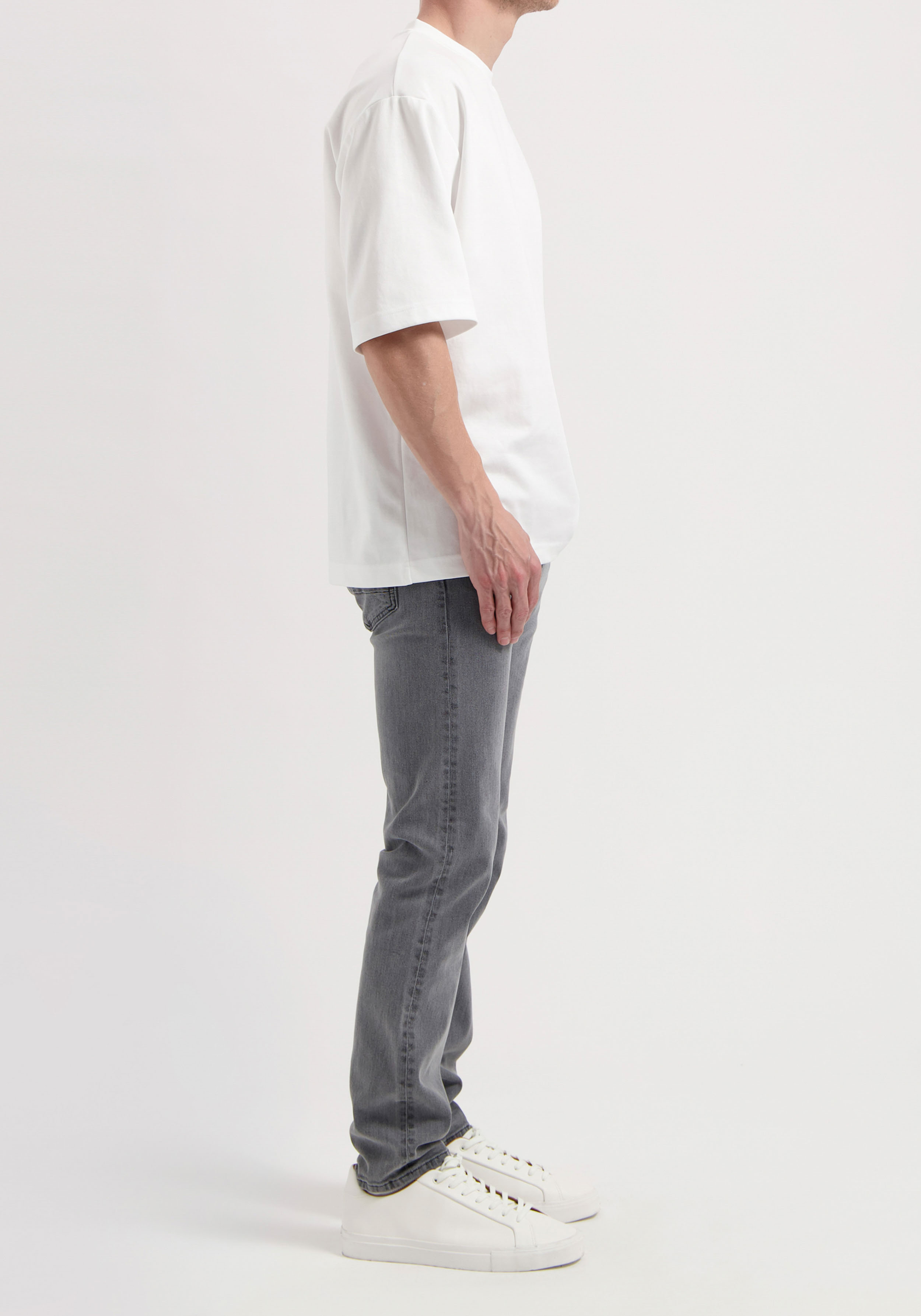 Mud Jeans Herrenjeans Regular Dunn Low Tapered Light Grey