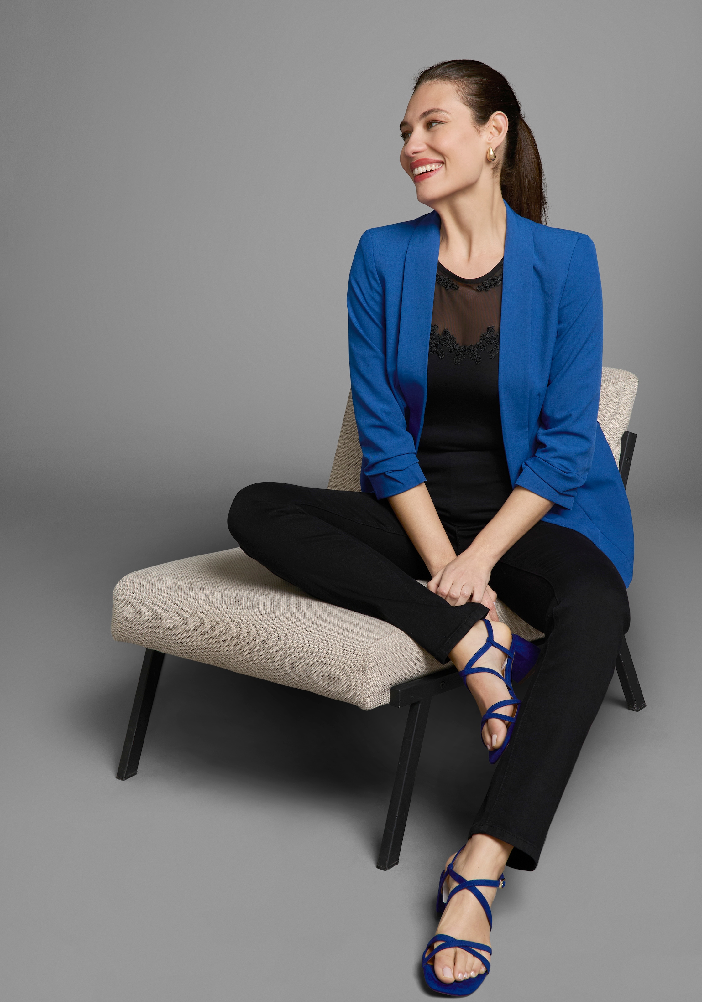 Melrose Rundhalsshirt , Kurzarm,  sehr figurbetont,  femininer Stil